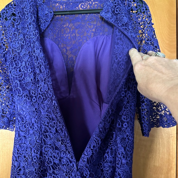 Formal Lace Dress - Picture 8 of 9